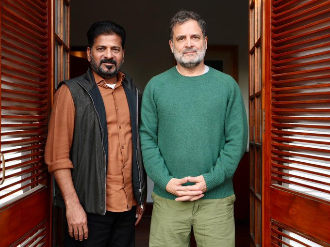 निकाय चुनाव के बाद दिल्ली पहुंचे सीएम रेवंत रेड्डी, नेता विपक्ष राहुल गांधी से की अहम मुलाकात
